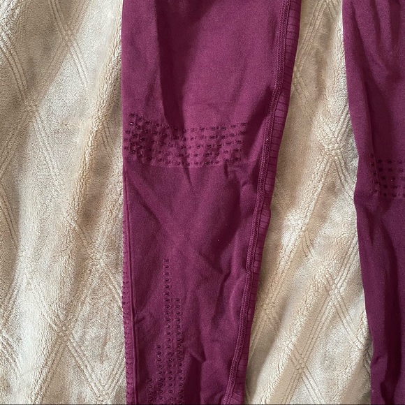 Gymshark Flawless Knit Leggings Ruby Size Small - Picture 7 of 8
